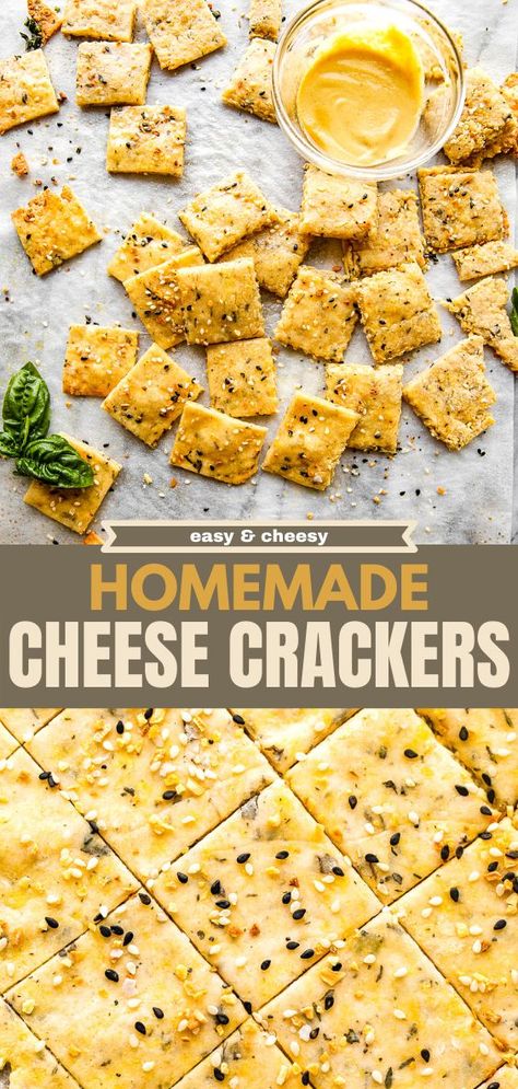 Essen, Homemade Crackers Recipe, Homemade Cheez Its, Homemade Cheese Crackers, Cheesy Crackers, Savoury Crackers, Healthy Crackers, Healthy Cheese, Scratch Cooking