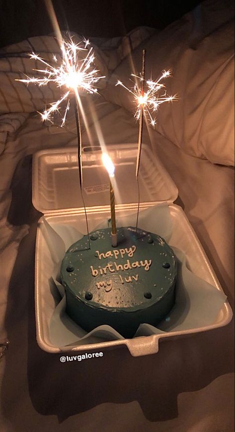20th Birthday Cake For Boyfriend, Chocolate Box Cake, Birthday Cake For Boyfriend, Cake For Boyfriend, 20 Birthday Cake, Korean Cake, Birthday Gifts For Boyfriend Diy, Elegant Birthday Cakes, Beer Cake