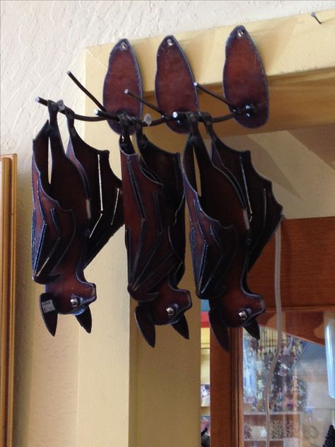 .bat display for the home - no link - inspiration for a DIY only Hanging Bats, Bat Display, Mascaras Halloween, Hanging Bat, Scary Decorations, Diy Halloween Decor, Halloween Door Decorations, Halloween Diy Crafts, Halloween Door