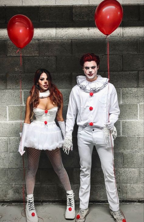 Hot couple couples halloween costume inspo penny wise clown costume. it movie balloon clowns couples Halloween make up Pennywise Couple Costume, Halloween Couple Goals, Penny Wise Clown, It Pennywise Costume, Halloween Costume Inspo, Kostuum Halloween, Couples Halloween Costume, Horror Halloween Costumes, Fashion Show Themes