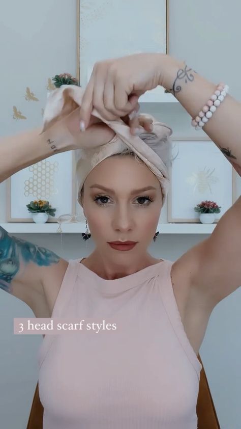 Headband Scarf Styles, Short Hair Wrap Head Scarfs, Pixie With Head Scarf, Best Headbands For Short Hair, Head Scarf White Women, Head Scarves For Pixie Hair, Head Scarf How To Tie, Headscarf For Short Hair, Scarf Pixie Hair