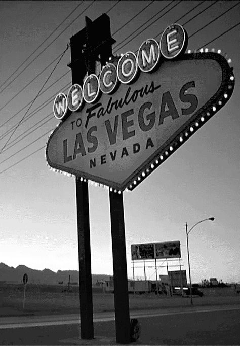 Las Vegas Sign, Las Vegas City, Purple Trees, Perspective On Life, Vegas Baby, Images Esthétiques, Retro Aesthetic, Las Vegas Nevada, American Dream