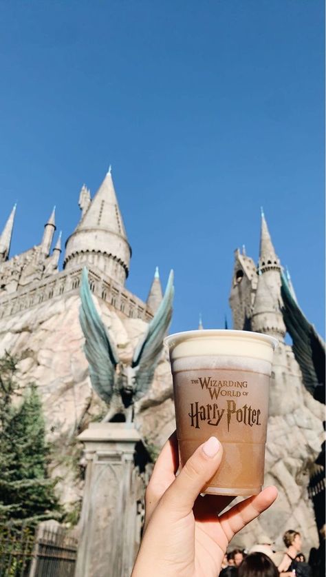 #butterbeer #hogwarts #universalstudios #hollywood #castle #aesthetic #drink #vsco #harrypotter #losangeles #california Beer, Harry Potter, Butter, Butter Beer Harry Potter, Harry Potter Butter Beer, Butter Beer, Wizarding World Of Harry Potter, Harry Potter World, Wizarding World