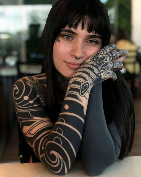 Female Sleeve Tattoo Ideas, Female Sleeve Tattoo, Full Leg Tattoos, Female Sleeve, Sleeve Tattoo Ideas, Ink Magazine, Ufc Women, Blackout Tattoo, The Girl With The Dragon Tattoo