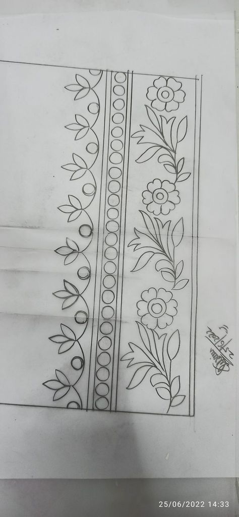 Patchwork, Border Fabric Painting Designs, Neck Border Embroidery, Fabric Painting Tracing Design, Embroidery Traces Patterns, Embroidery Trace Design, Floral Embroidery Border Patterns, Saree Border Designs Drawing Simple, Simple Motif Design For Tracing