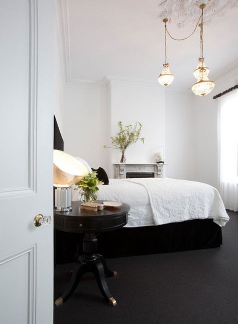 Believe It or Not: 9 Bedrooms Absolutely Killing It With Wall-to-Wall Carpet Molde, Parisian Style Home, Black Flooring, Dark Grey Carpet, Carpet Diy, Living Colors, Dark Carpet, White Carpet, Gray Bedroom