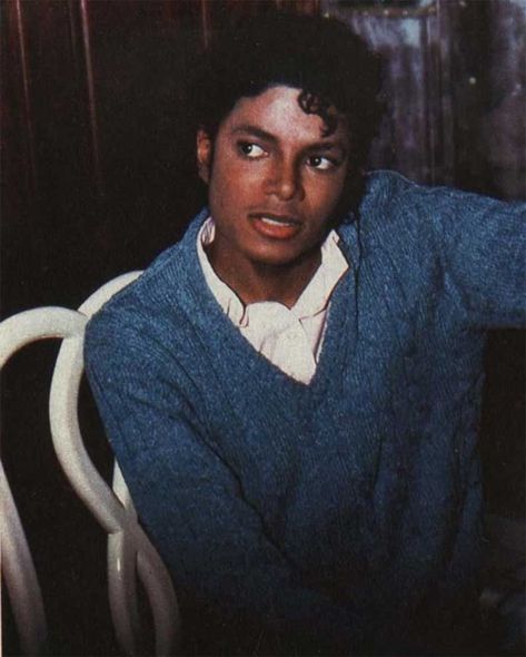 Michael Jackson 1983, Uncle Mike, Mike Jackson, Michael Jackson Quotes, Fire In My Soul, Photos Of Michael Jackson, Michael Jackson Thriller, Michael Jackson Smile, Joseph Jackson