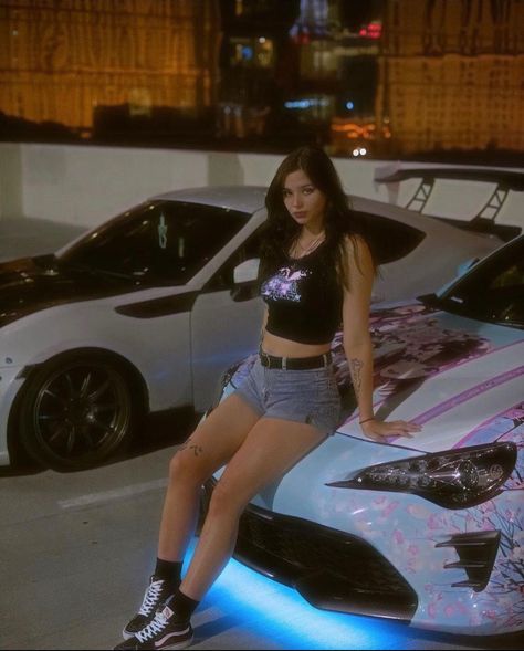 Car Race Aesthetic Girl, Car Meet Outfit Baddie, Street Racer Aesthetic Girl, Car Girl Aesthetic, Phonk Drift, Jdm Girl, Racer Outfit, Jdm Girls, Meeting Outfit