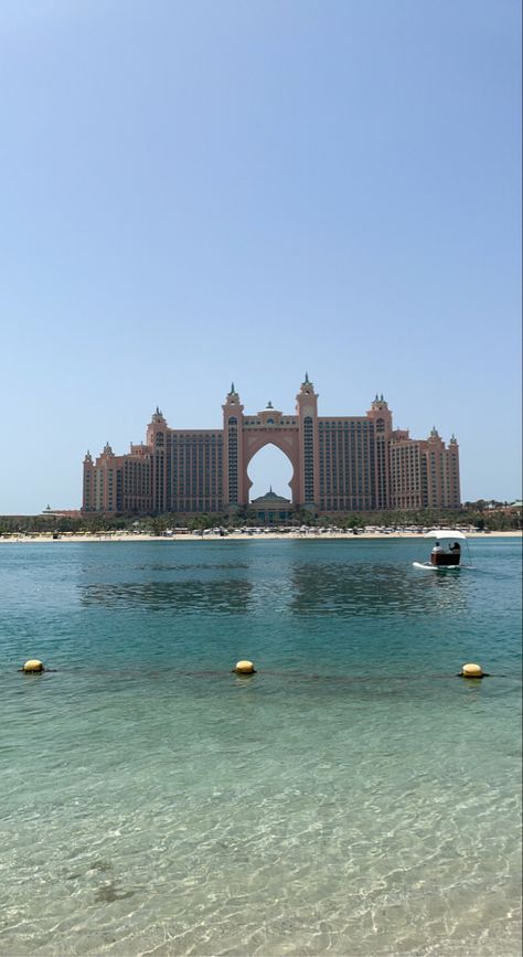 Dubai Aethestic, Dubai Hotel Aesthetic, Dubai Aesthetic Photography, Beach Photography Aesthetic, Summer In Dubai, Dubai Pics, Palm Island Dubai, Uae Aesthetic, Dubai Atlantis