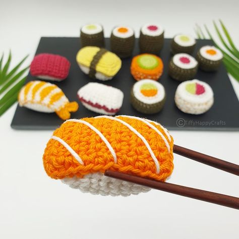 Amigurumi Patterns, Knit Food, Happy Crafts, Crochet Hack, Sushi Set, English German, Crochet Food, Crochet Keychain, Play Food