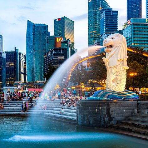 Sadly, one of Singapore’s massive Merlions will be demolished, but others stand proud as the city-state’s most enduring and mythic symbols. Singapore City Wallpaper, Singapore Wallpaper, Aloita Resort, Merlion Singapore, Singapore Tour Package, Holiday In Singapore, Singapore Tour, Singapore City, Visit Singapore