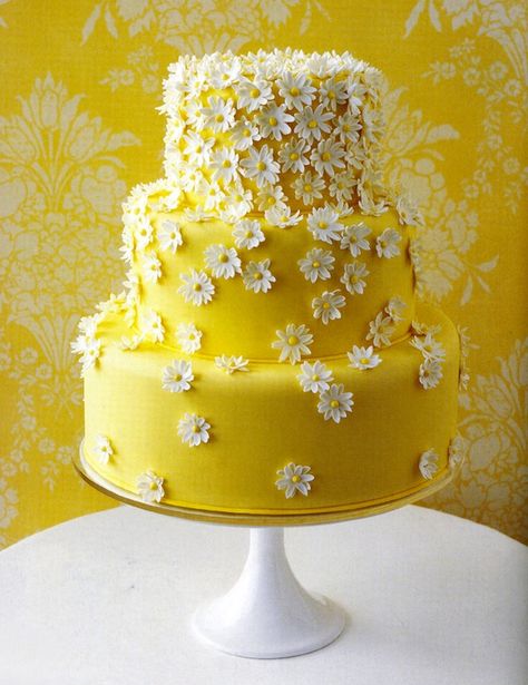 Super Torte, Daisy Cakes, Cake Wrecks, Yellow Cake, Tiered Wedding Cake, Gorgeous Cakes, Floral Cake, Fancy Cakes, Pretty Cakes