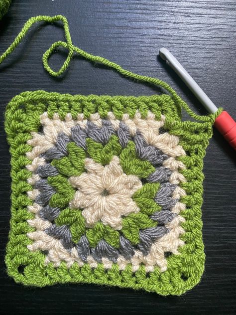 Star-Burst Granny Square tutorial – Crafted By Cat Crochet Patterns With Granny Squares, Burst Granny Square, Star Granny Square, Granny Square Tutorial, Scrap Yarn, Crochet Stitches Unique, Granny Square Bag, Star Burst, Aran Weight Yarn