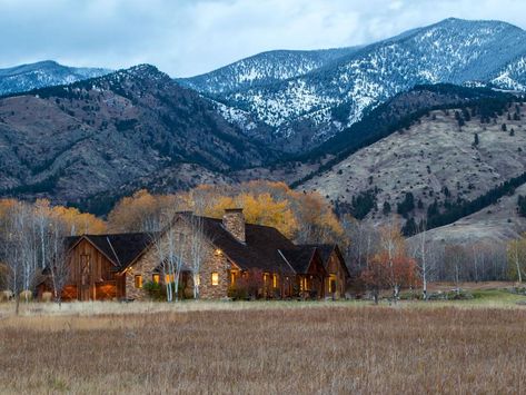 Inspiration for the Lazy K Ranch. Ranch Dream Home, Montana Ranch House Exterior, Homes In Montana, Million Dollar Ranch Homes, Montana Luxury Homes, Wyoming Houses Dream Homes, Montana House Plans, Montana Homes Exterior, Montana Ranch House Aesthetic