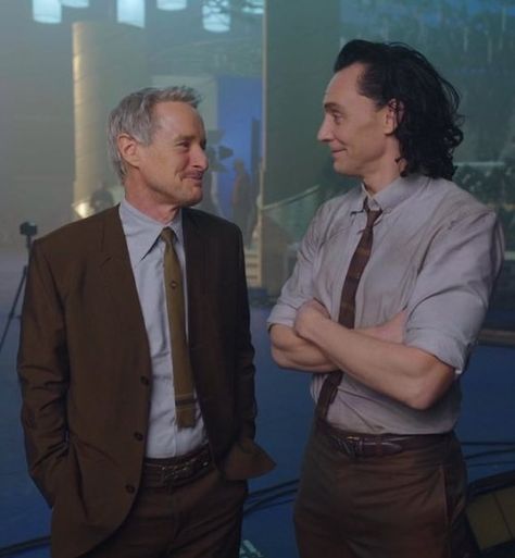 Loki Behind The Scenes, Loki And Mobius, Owen Wilson, Marvel Series, Loki Marvel, Loki Thor, Marvel Films, Marvel 3, Tom Hiddleston Loki