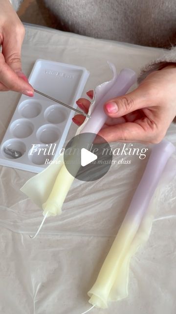 Flower Candle Making, Wedding Clay Ideas, Fun Candles Diy, Easter Candles Ideas, Handmade Candles Ideas, Homemade Candle Ideas, Diy Candle Mold, Diy Candle Art, Handmade Candles Diy