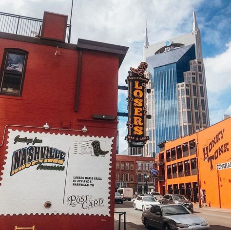 Music Row Nashville Guide: The Locals’ Side of Nashville Travel Widget, Nashville Tennessee Aesthetic, Nashville Guide, Nashville Living, Nashville Aesthetic, Music Row Nashville, Nashville Photos, Nashville Itinerary, Nashville Christmas