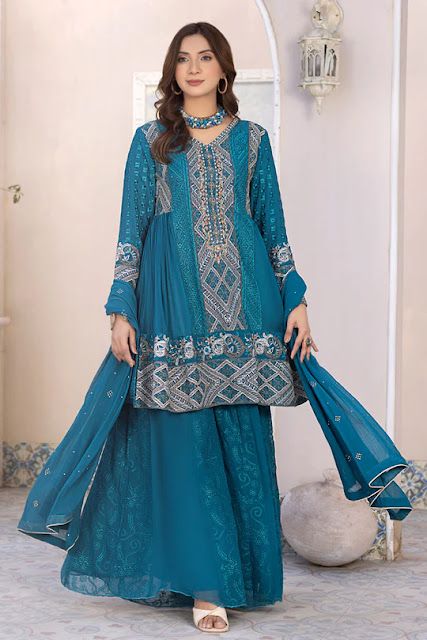 The Elegance of Pakistani Formal Dresses Frock With Dupatta, Chiffon Sharara, Wedding Sharara, Sharara Dress, Embroidered Sharara, Mehndi Outfits, Pakistani Culture, Pakistani Clothes Online, Short Frock