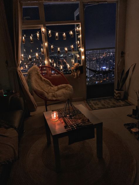 Cozy apartment Cozy Apartment Nyc, Dream Life Apartment, Cute Apartment Aesthetic Cozy, Cozy Apartment Lights, Cozy City Apartment Aesthetic, Cozy One Room Apartment, Cozy Night Bedroom, Aesthetic Apartment Bedroom Ideas, Nyc Cozy Apartment