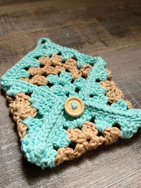 Amigurumi Patterns, Crochet Pouch Free Pattern Coin Purses, Crochet Granny Square Pouches, Easy Crochet Coin Purse, Granny Square Pouch Pattern, Crochet Granny Square Pouch Free Pattern, Granny Square Wallet, Crochet Coin Pouch, Granny Square Pouch