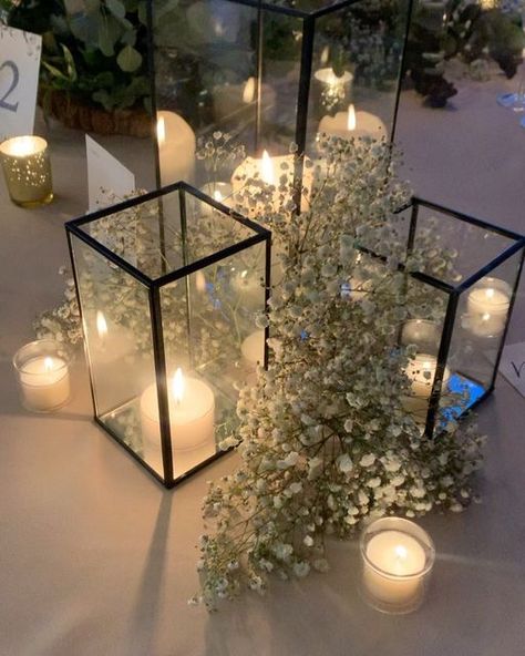 Black Lantern Wedding, Black Lantern Centerpiece, Gala Centerpieces, Black And White Centerpieces, White Wedding Flowers Centerpieces, Black Centerpieces, White Wedding Centerpieces, Black Wedding Decorations, Monochrome Weddings