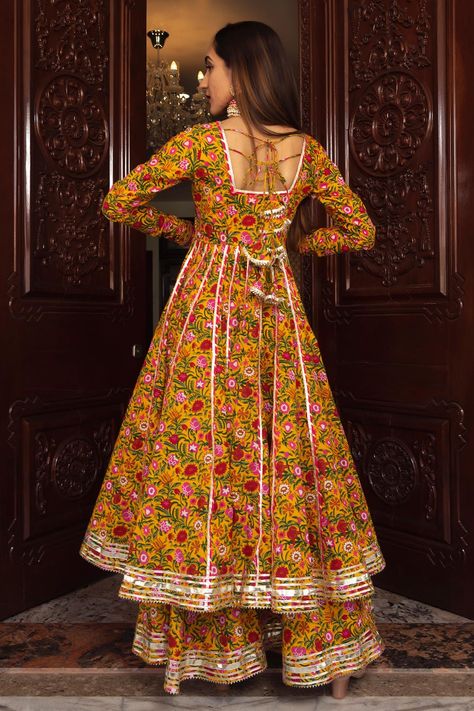 Buy POMCHA JAIPUR Yellow Mastani Botanical Floral Print Anarkali Set Online | Aza Fashions Floral Sharara Suit, Lace Anarkali, Plazzo Set, Function Dresses, Flared Palazzo, Anarkali Dresses, Indian Kurti, Outfits Indian, Cotton Anarkali