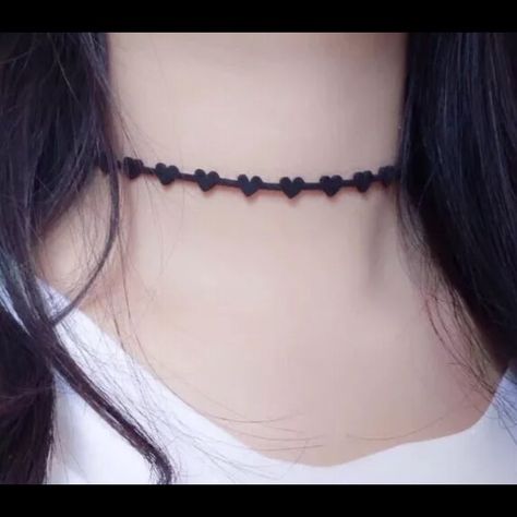 Gothic Heart, False Collar, Heart Choker Necklace, Black Choker Necklace, Heart Choker, Simple Leather, 2017 Fashion Trends, Black Choker, Diva Fashion