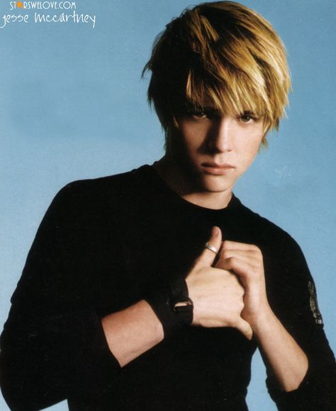 Jesse McCartney I was not all boy crazy or crazy over him when I was young. But I certainly loved his music. Men's Hairstyles, Disney Channel Stars, Jessie Mccartney, Jesse Mccartney, Photography Men, Cosplay Boy, Portrait Photography Men, Celebrity Singers, Badass Aesthetic