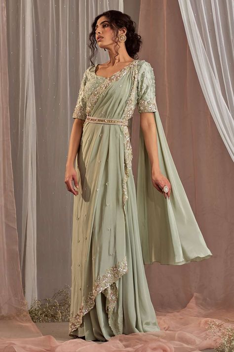 Pastel, Indo Western Outfits For Women Wedding, Indo Western Outfits For Women, Indowestern Dresses, Saree Gowns, Drape Sarees, Trendy Outfits Indian, Mehendi Outfits, Saree Wearing Styles