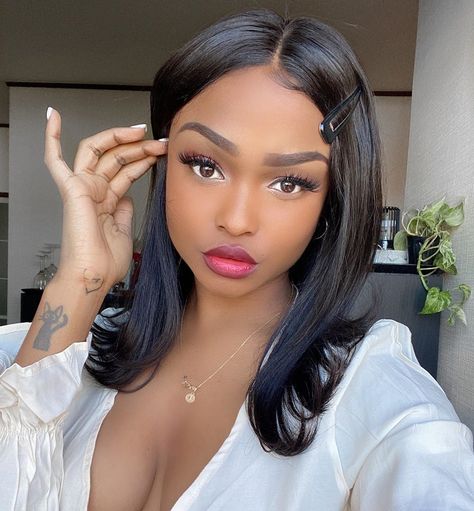 Sundai love on Instagram: “Tea or coffee  @myshinywigs  #myshinywigs” Sundai Love, Teaira Walker, Alissa Ashley, Aaliyah Jay, Jackie Aina, Chloe X Halle, Casual Makeup, Lori Harvey, Dark Skin Beauty