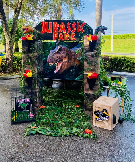 Jurassic Park Truck Or Treat, Jurassic Park Outdoor Decorations, Trunk Or Treat Vampire Theme, Jurrasic World Trunk Or Treat, Jurassic Park Trunk Or Treat Ideas Jeep, Jurassic Trunk Or Treat, Trunk Or Treat Ideas For Cars Dinosaur, Jurassic World Trunk Or Treat Ideas, Dino Trunk Or Treat