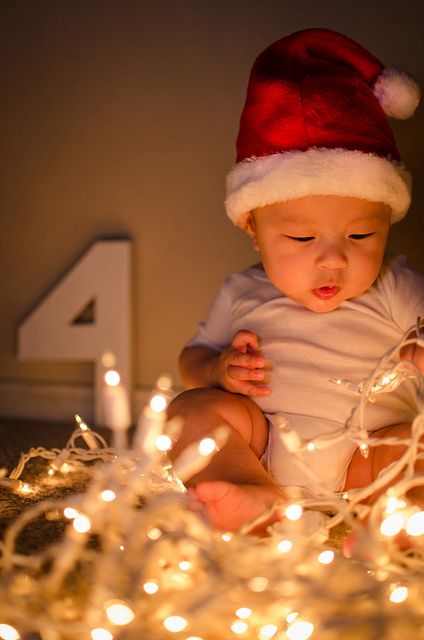 Baby Christmas Photography, طفلة حديثة الولادة, Christmas Baby Pictures, 4 Month Baby, Baby Boy Newborn Photography, Pictures Outfits, Baby Milestones Pictures, Baby Christmas Photos, Monthly Baby Pictures