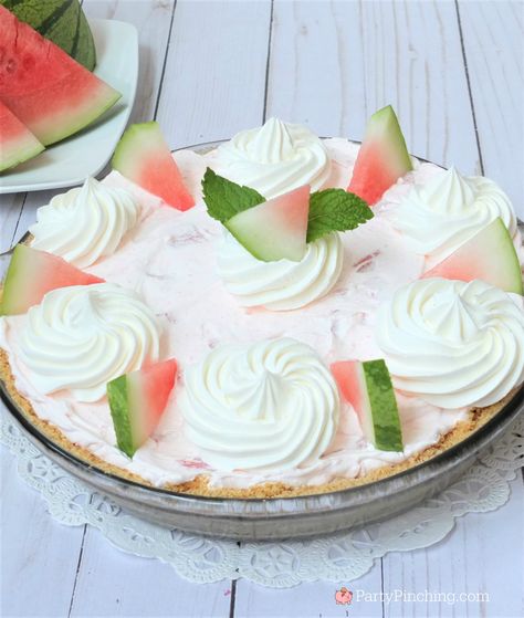 watermelon pie, easy creamy watermelon pie, fluffy watermelon pie for summer, jolly rancher jello watermelon pie, potluck picnic desserts for 4th of July, no-bake pie, summer dessert ideas Jello Watermelon, Watermelon Recipes Dessert, Holiday Food Recipes, Watermelon Dessert, Watermelon Candy, Picnic Desserts, Pie Decoration, Dessert Pie Recipes, Dessert Pie