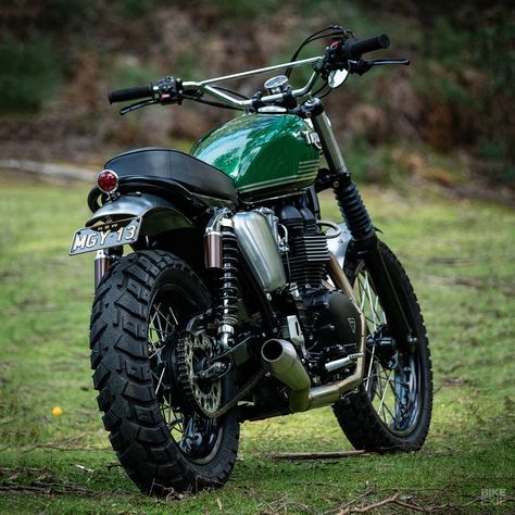 Mean and Green: A 2014 Triumph Scrambler custom tuned for performance Retro Bike, Triumph Scrambler Custom, Green Motorcycle, Moto Triumph, Retro Bikes, Moto Scrambler, Scrambler Custom, Triumph Bikes, Biking Diy