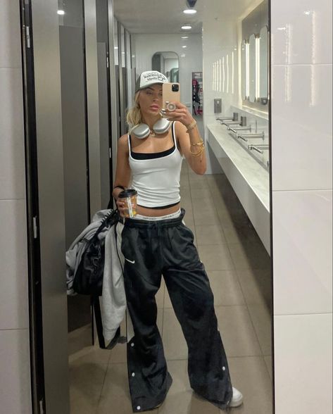 airport fits #airport fits #chill outfits #dresses #outfit #background #wallpaper Self Care Party, Y2k Pfp Aesthetic, Cute Airport Outfit, Airport Outfit Summer, Y2k Pfp, Aesthetic 2024, New Balance Outfit, Airport Fits, Streetwear Summer