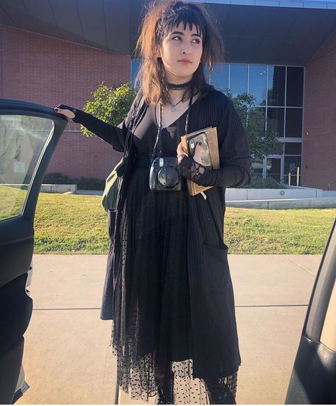 Lydia Cosplay Beetlejuice, Lydia Dress Beetlejuice, Lydia Deets Outfit, Lydia Outfits Beetlejuice, Halloween Costumes Lydia Deetz, Cute Goth Halloween Costume, Plus Size Lydia Deetz Costume, Winona Ryder Beetlejuice Costume, Halloween Costume Ideas Alt