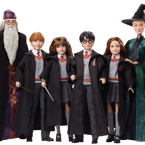 Goblet Of Fire Book, Hogwarts Robes, Harry Potter Toys, Goth Houses, Harry Potter Dolls, Harry Potter Items, Best Gowns, Harry Potter Ron, Fire Book