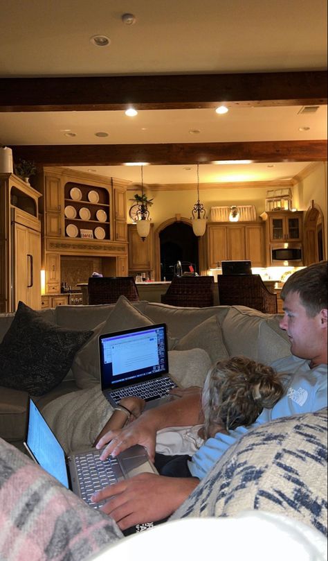 Live With Boyfriend Aesthetic, College Aesthetic Boyfriend, Snuggling With Your Boyfriend Aesthetic, Study Couple Goals, Studying Couple Aesthetic, College With Boyfriend, Couple Studying Aesthetic, Studying Boyfriend, Study Couple Aesthetic