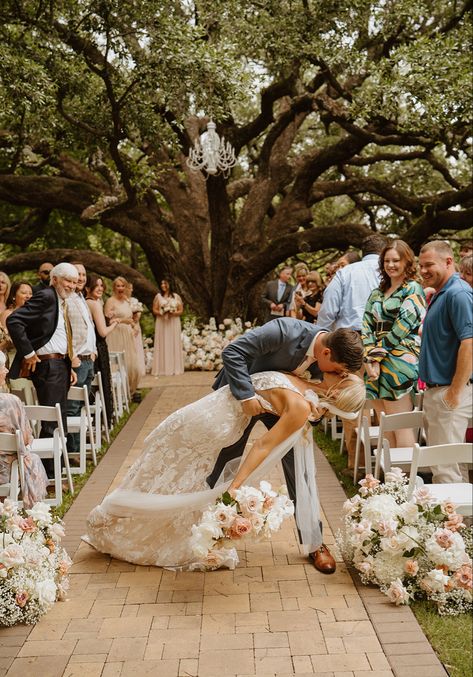 First Kiss At Wedding Pictures, Wedding Photos Isle, Lean Back Wedding Kiss, Bride On Right Side Of Alter, Second Kiss Wedding, Wedding Ceremony Exit Kiss, Wedding Ceremony Photos First Kiss, Wedding Ceremony Dip Kiss, Wedding Photos Dip Kiss