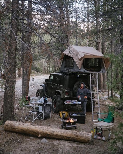 Jeep Living Travel, Jeep Camping Ideas, Jeep Overlanding, Jeep Wrangler Camping, Camping Jeep, Rooftop Tent Camping, Jeep Driving, Overland Jeep, Jeep Overland