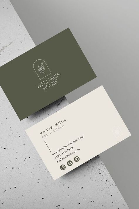 Boost Your Small Business with our Unique Boho Business Card Template: modern and simply editable! Cool Business Cards Creative Ideas, Designers Business Card, Business Card Design Canva, Cards For Business Ideas, Simple Modern Business Cards, Feminine Business Card Design, Visit Cards Ideas, Bussniss Card Design, How To Design A Business Card