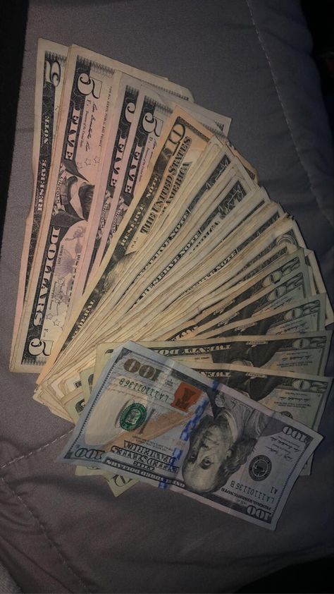 #money #money #money #money Money In Hand Picture, Pictures With Money, Flexing Money Pictures, Money Aestethic, Money On The Floor, Money Y2k, Trap Money, Stacks Of Money, Money Pics