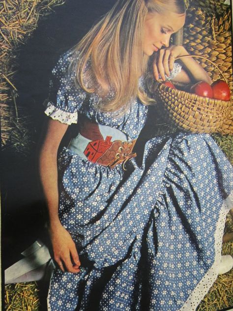 . 70s Country Fashion, Prairie Aesthetic, Prairie Fashion, Americana Aesthetic, Vogue Vintage, 60s 70s Fashion, 1970s Style, 60s And 70s Fashion, Summer Sewing