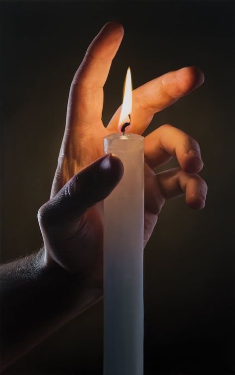 Hand Fotografie, Photographie Art Corps, Holding Candle, Hand Paintings, Reference Photos For Artists, Light Study, Hand Photography, Hand Pose, Hand Drawing Reference
