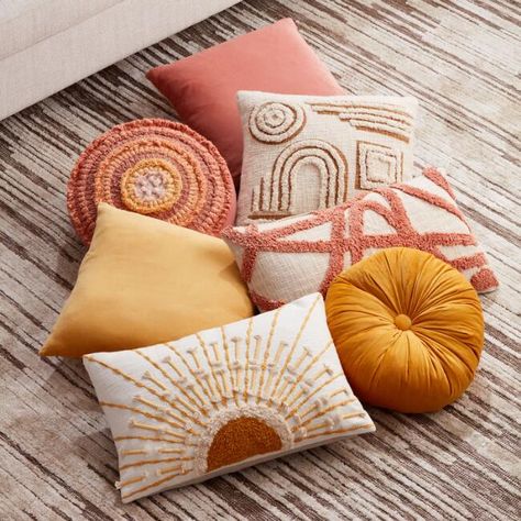 Boho Room Pillows, Boho Bed Throw Pillows, Yellow And Coral Bedroom, Sunrise Decorating Ideas, Modern Boho Throw Pillows, Boho Bed Pillow Arrangement, Boho Chic Pillows, Boho Hotel Room Interior Design, Throw Pillow Ideas For Bed