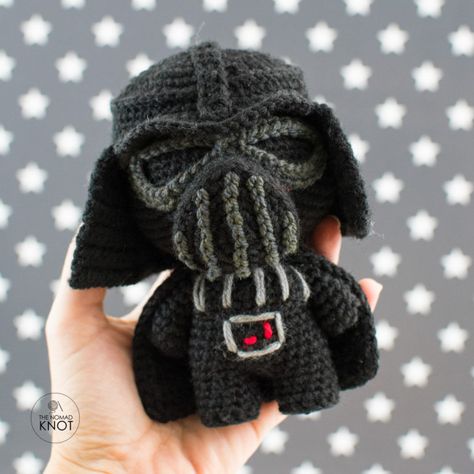 Crochet Darth Vader Amigurumi, Darth Vader Crochet Pattern, Knotted Toys, Darth Vader Crochet Pattern Free, Crochet Darth Vader, Darth Vader Crochet, Amigurumi Star Wars, Star Wars Crochet, Harry Potter Crochet