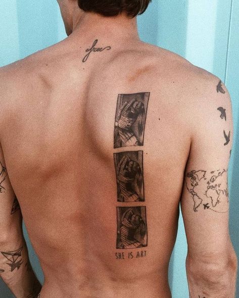 Tato Jam, Tato Flash, Small Chest Tattoos, Framed Tattoo, Tato Lengan, Back Tattoos For Guys, Greek Tattoos, Cool Small Tattoos, Small Tattoos For Guys