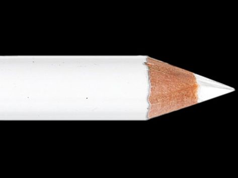 5 Ways to Wear White Eyeliner - NewBeauty How To Apply White Eyeliner, White Eyeliner Makeup, Eyeliner Tips, Pencil Brush, Tutorials Makeup, Eyeshadow Tips, Eyeliner For Beginners, Perfect Eyeliner, Eyeliner Styles