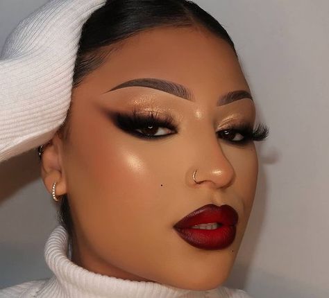 Matt Red Lipstick Makeup, Black Women Red Lipstick Makeup, Eye Shadow With Red Lips, Eyeshadow For Red Lipstick, Smokey Eye Red Lip Makeup Dark Skin, Red Makeup Dark Skin, Ombre Red Lip Makeup Look Black Women, Red Undereye Makeup Aesthetic, Full Glam Black Women