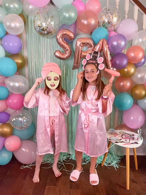 Spa Birthday Party Food Ideas, Beauty Salon Birthday Party, Spa Games For Kids, Spa Pinata, Spa Party For Girls Birthday, Dollar Tree Spa Party, Kids Spa Birthday Party Ideas, Diy Kids Spa Party, Spa Bday Party For Kids